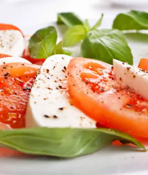 CAPRESE SALAD