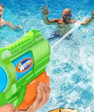 Water Gun / Super Soaker Fight